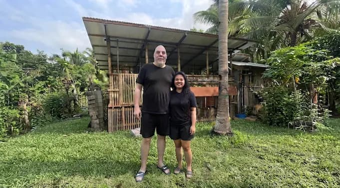Mike and Jenalyn at De Klomp Homestead